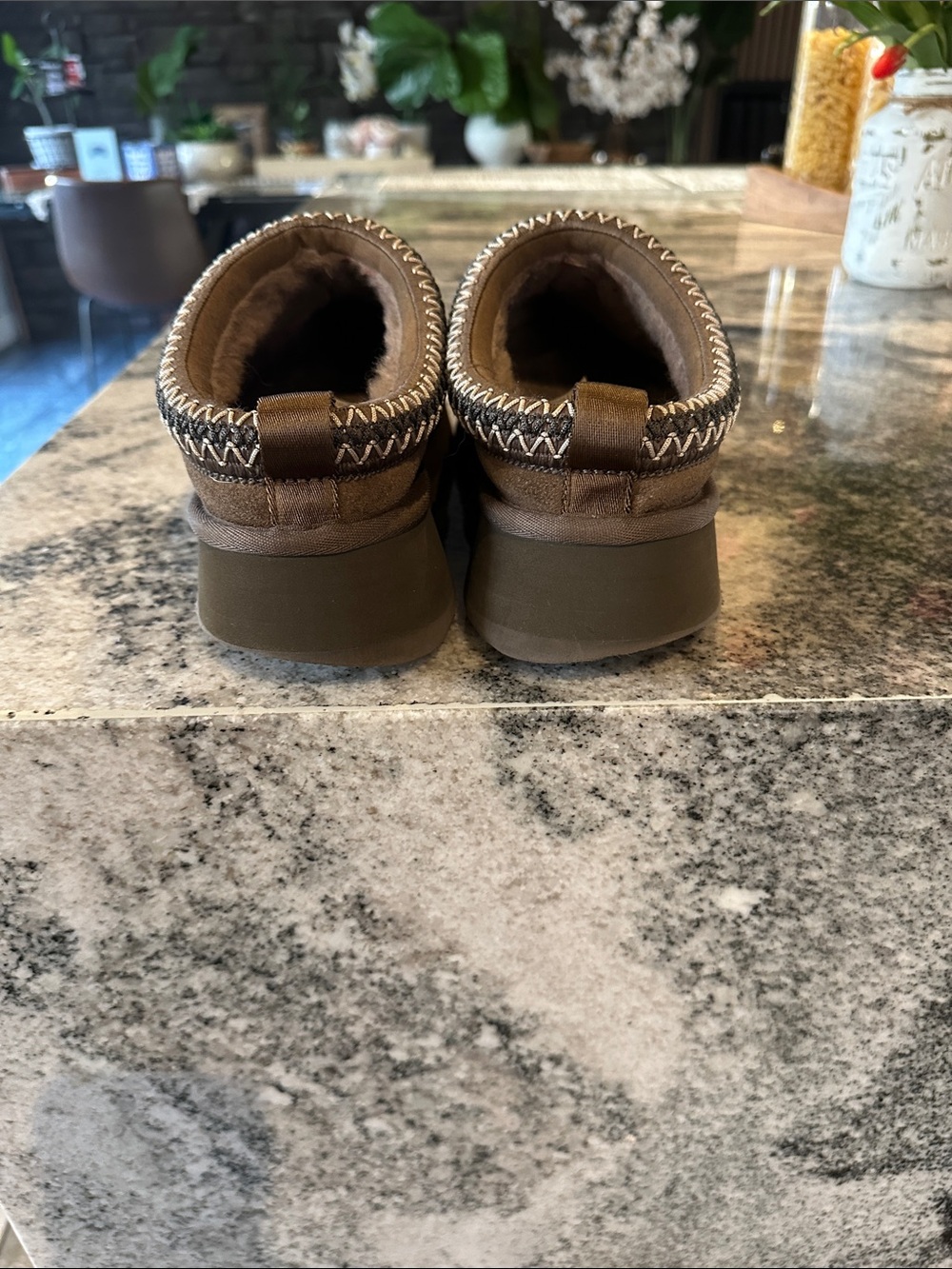 UGG  Tazz
platform - Picture 8 of 13